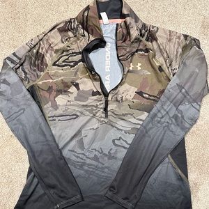 Women’s under armor, 1/3 zip camo type shirt